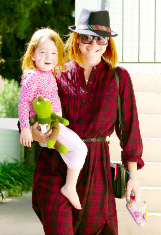 Alyson Hannigan Stops To Visit A Friend With Keeva